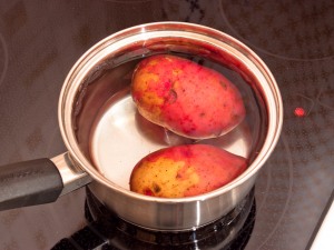 Салат "Оливье" (пошаговый рецепт + 12 фото)